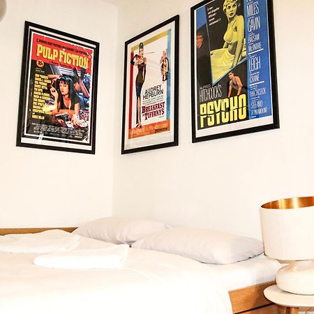Central Park Hollywood Apartment Bucureşti Exterior foto