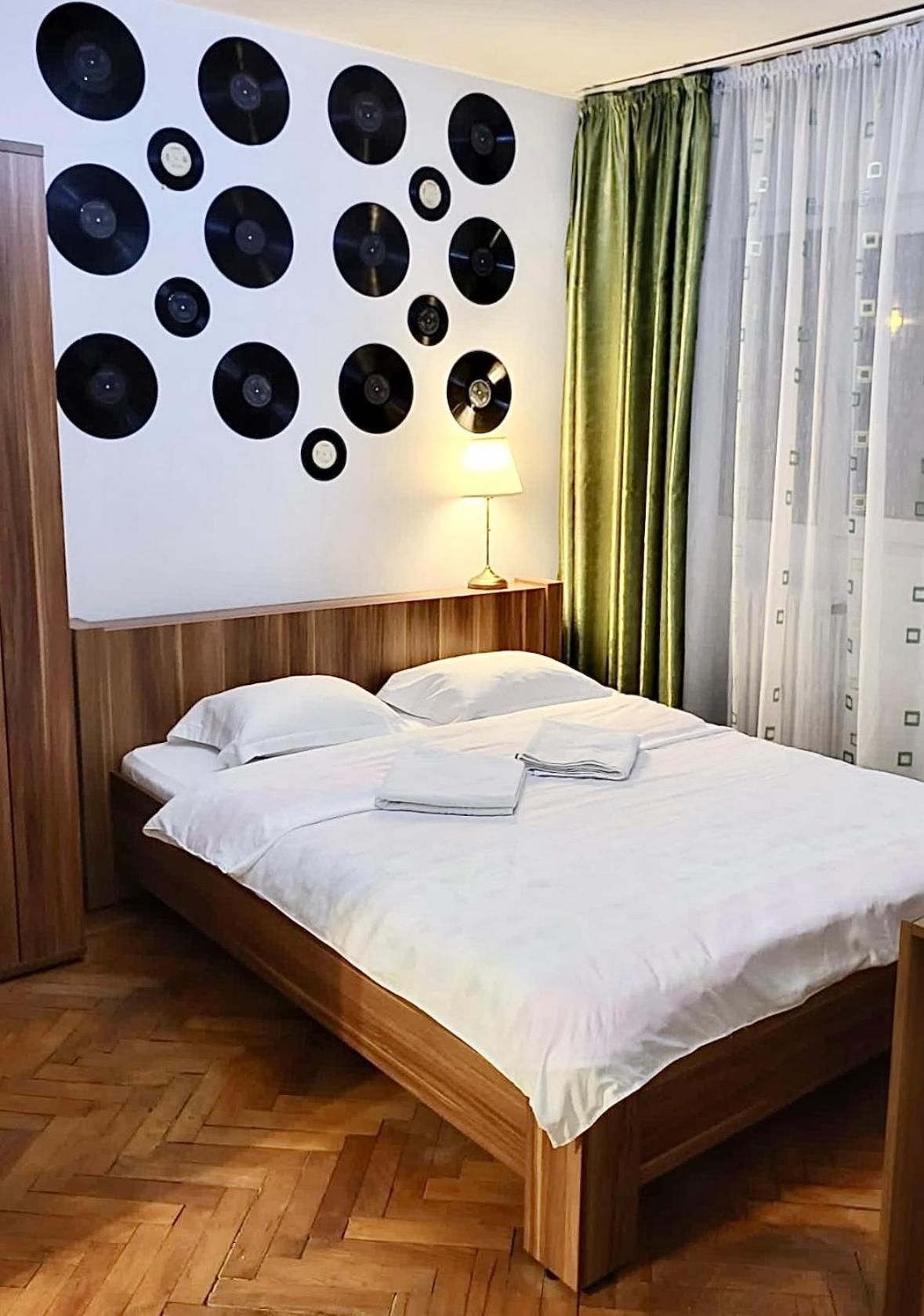 Central Park Hollywood Apartment Bucureşti Exterior foto